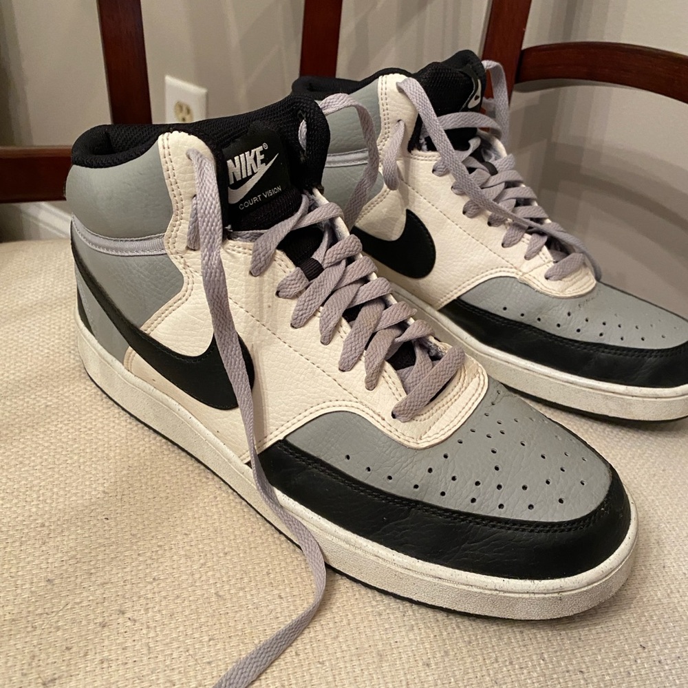 Nike Men’s Gray and Black Mid top Sneakers with Classic Design size 9 1/2.